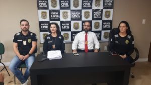 Equipe da Polícia Civil durante entrevista para apresentar
